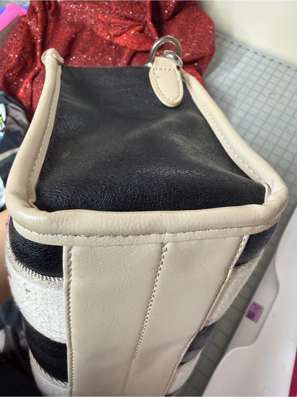 Wrangler Black and Cream Crossbody Tote - Picture 11 of 16